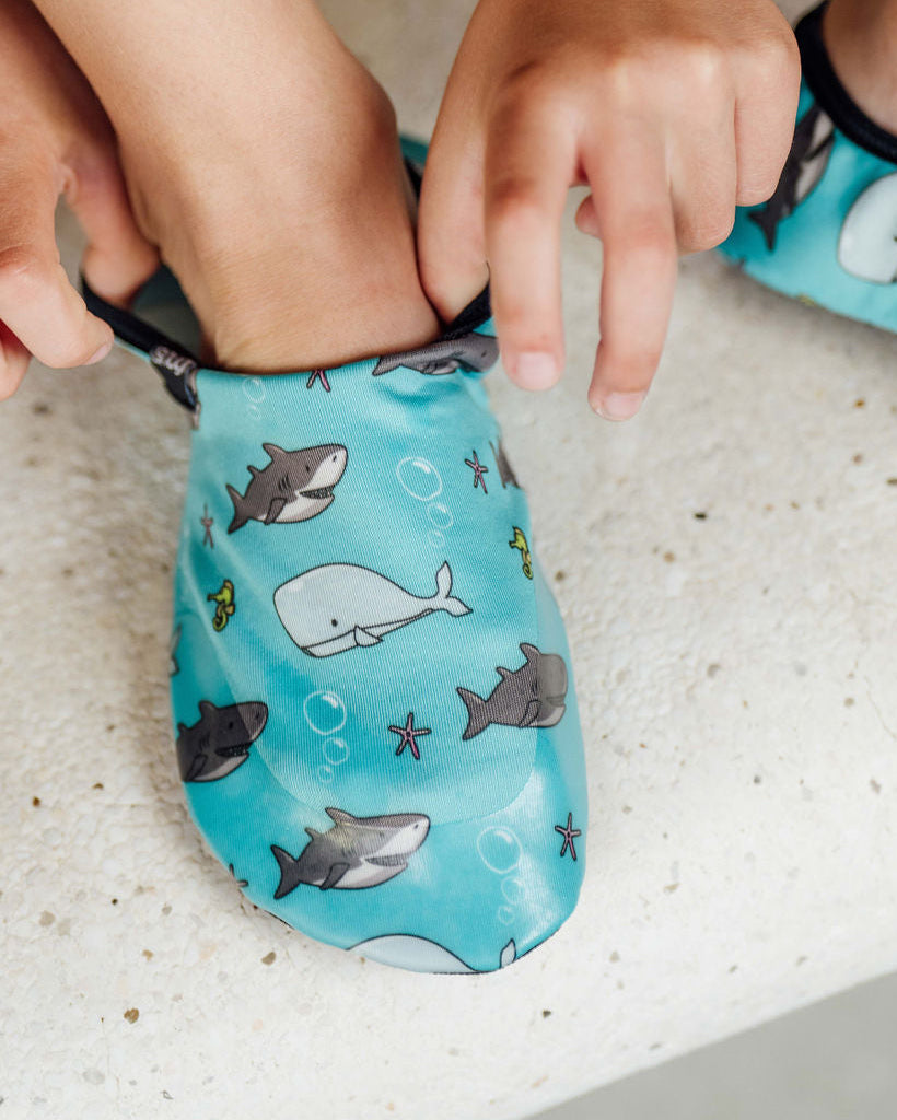 VODENE PAPUČE Shark bubbles